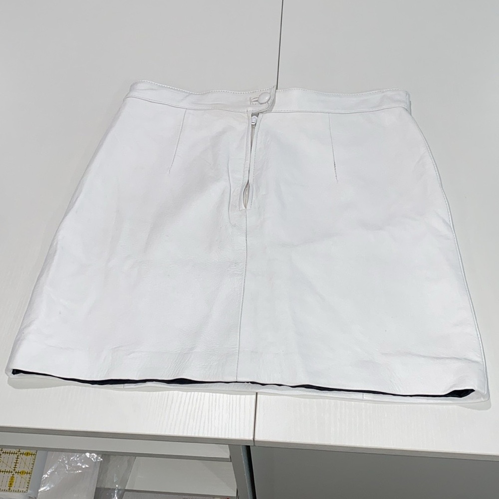 Vintage white leather mini skirt size medium by Edarly Mexico - Picture 5 of 12
